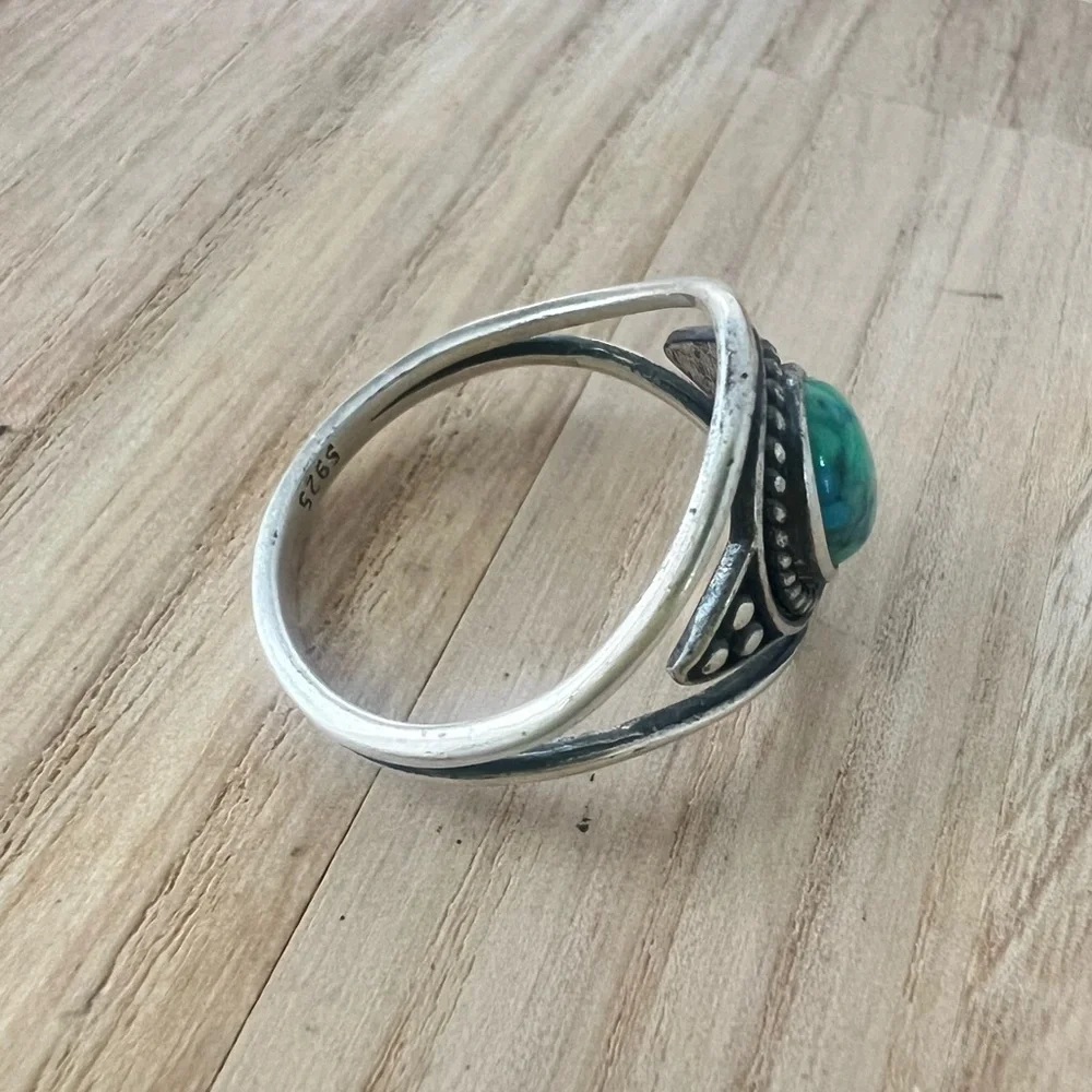 Vintage style 925 sterling silver blue green gemstone ring
